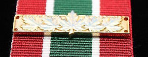 Canadian Multiple Rotation Bar, Gold 5 Maple Leaf, Reproduction