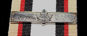 Canadian Multiple Rotation Bar, Silver 1 Maple Leaf