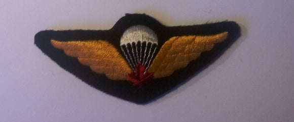 Canadian Airborne Jump Wings, Red Leaf, Cloth-Gold
